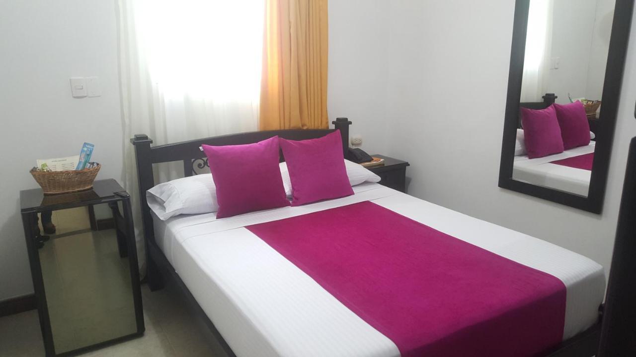 Hotel Colonial Pereira Buitenkant foto
