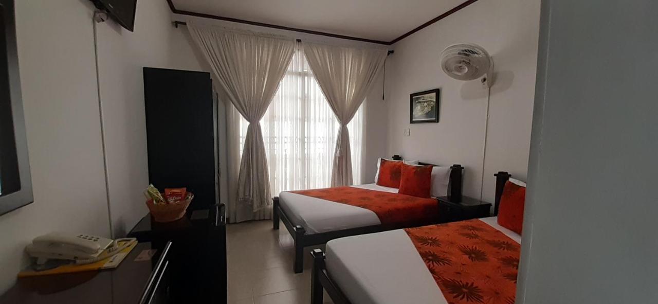 Hotel Colonial Pereira Buitenkant foto